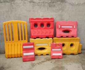 水马（隔离墩）